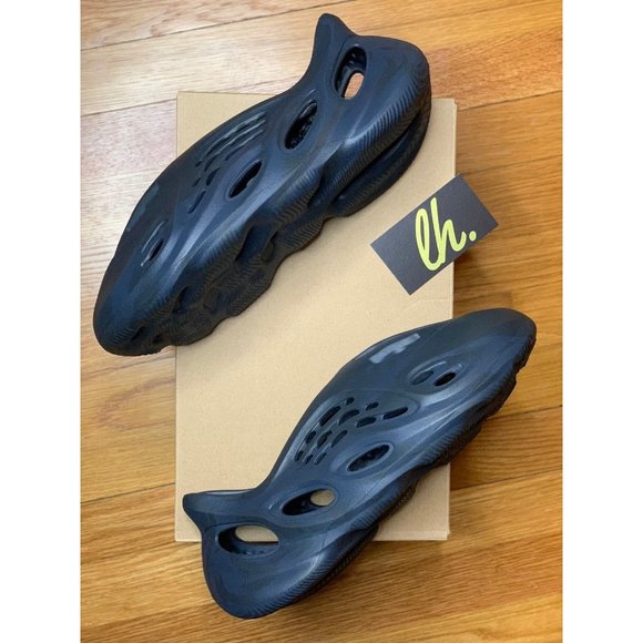 Size 11 Adidas Yeezy FoamRNNR "Mineral Blue" - Picture 5 of 5